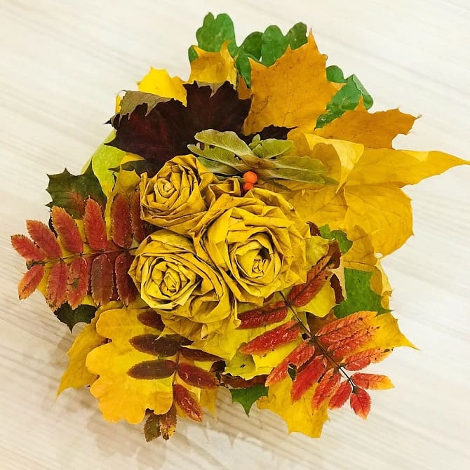 Букеты из осенних листьев: красивые идеи с фото 1