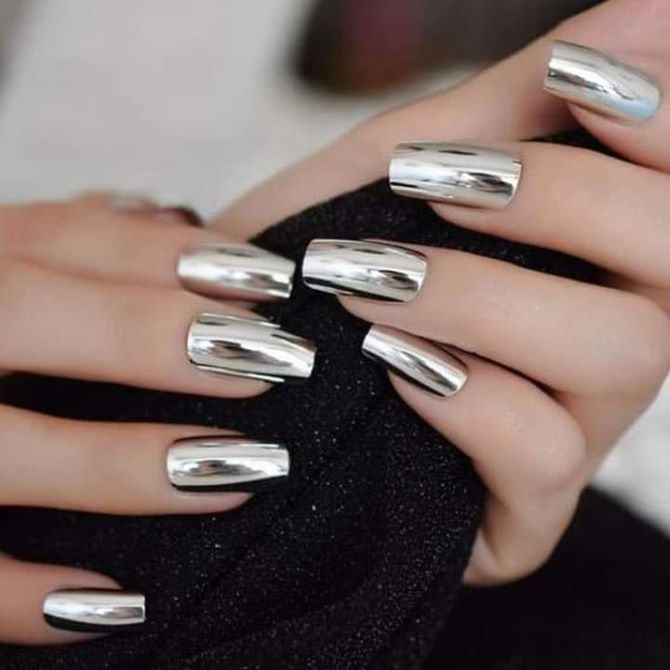 Metallic effect manicure: fashion trends for any length of nails 1