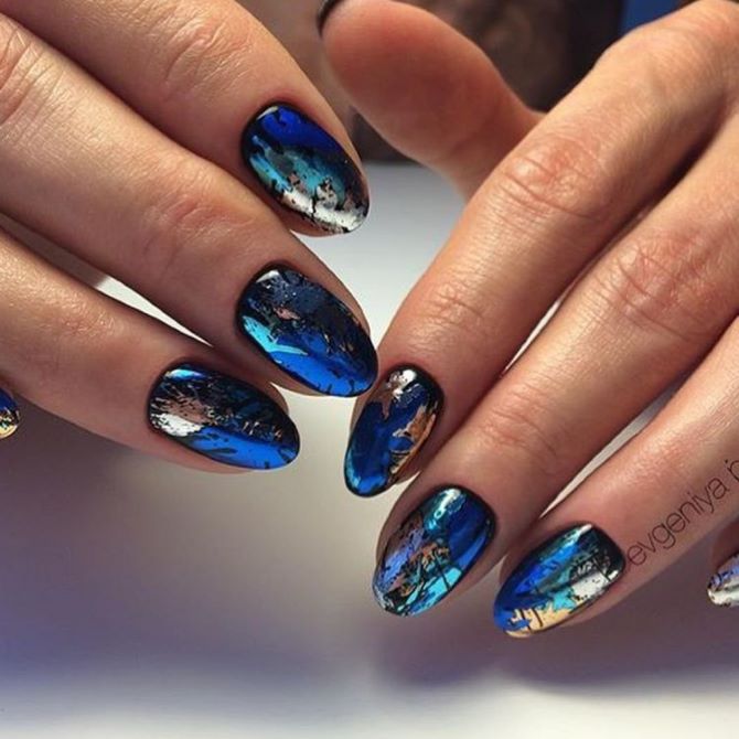 Metallic effect manicure: fashion trends for any length of nails 7