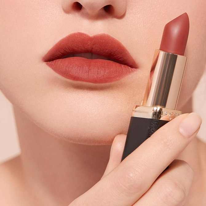 5 trendige Lippenstiftfarben für den Herbst 2023 9