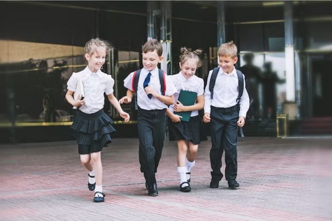 School uniform for first graders 2023-2024: selection rules 9