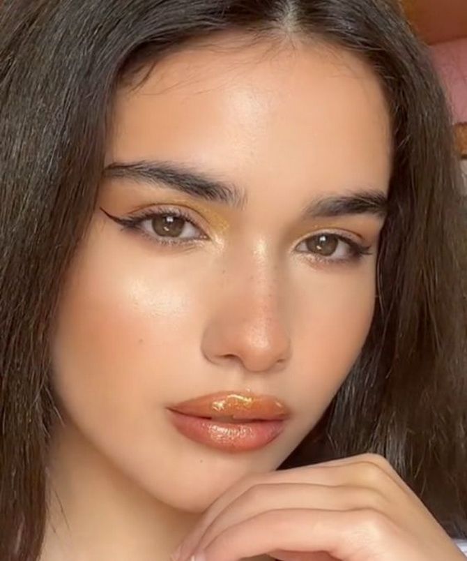 Honey lips – a new trend in autumn makeup 2023 2