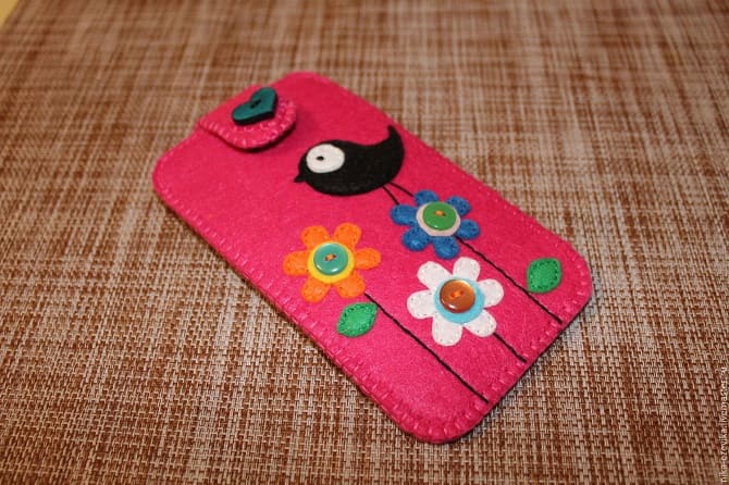 How to make a felt phone case with your own hands: a step-by-step master class 8