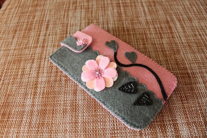 How to make a felt phone case with your own hands: a step-by-step master class 9