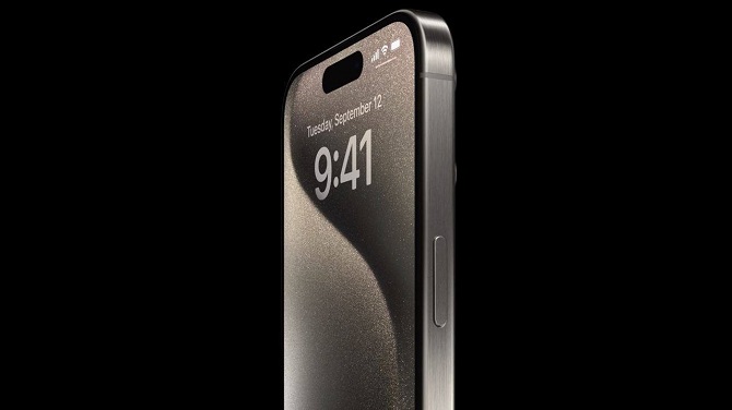 Presentation of iPhone 15 from Apple: titanium case and new charging connector 1