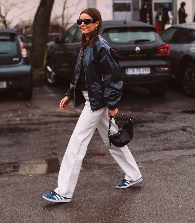 How to Wear Jeans with Sneakers: 5 Fashionable Combinations (+bonus video) 4