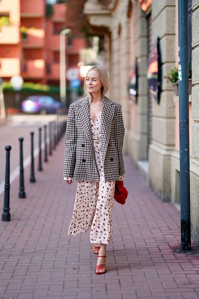 Fashionable women’s checkered jacket: current models for autumn 1