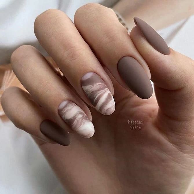 Brown manicure for fall 2023: fashionable nail design 13