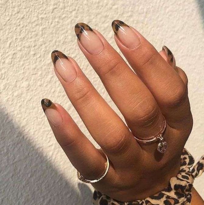 Brown manicure for fall 2023: fashionable nail design 8