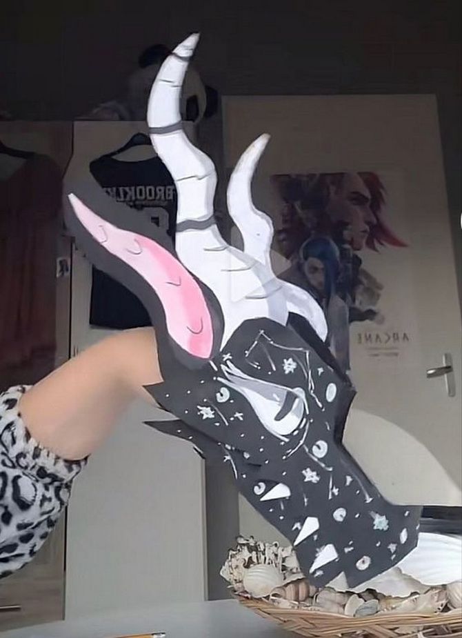 TikTok trends: how to make a paper dragon on your hand (+ bonus video) 17