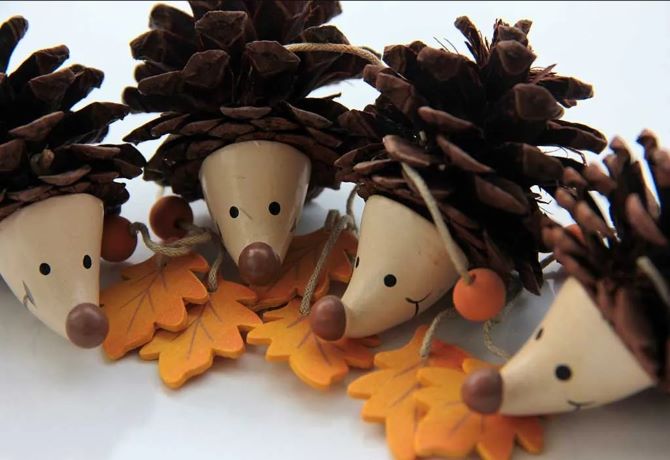 Pine cone crafts for kids: simple and creative ideas 2