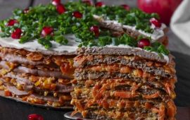 Вкусный печеночный торт: лучшие рецепты блюда (+бонус-видео)