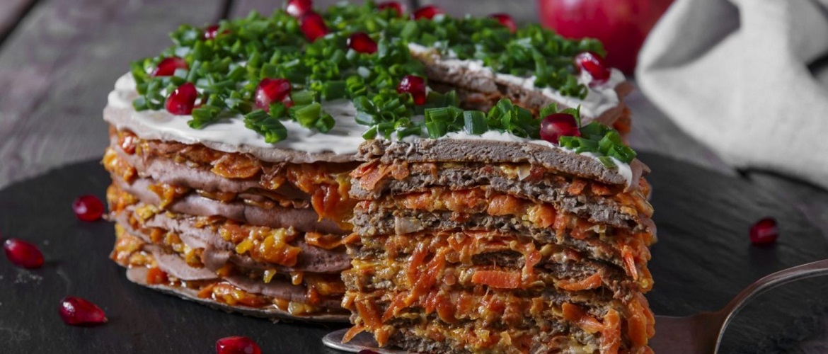 Смачний печінковий торт: найкращі рецепти страви (+бонус-відео)