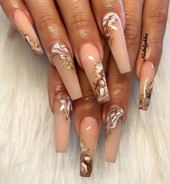 Latte nails 2023: fall manicure trend 1