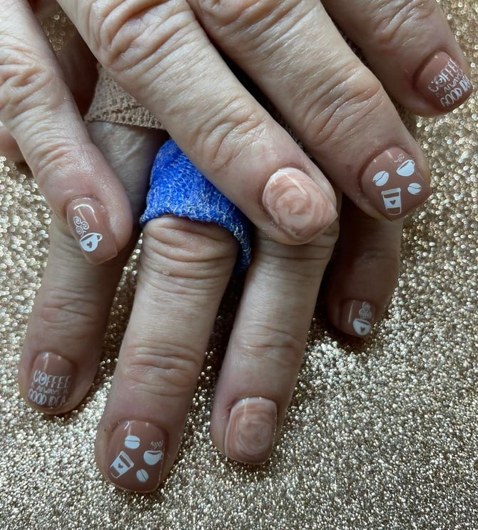 Latte nails 2023: fall manicure trend 15