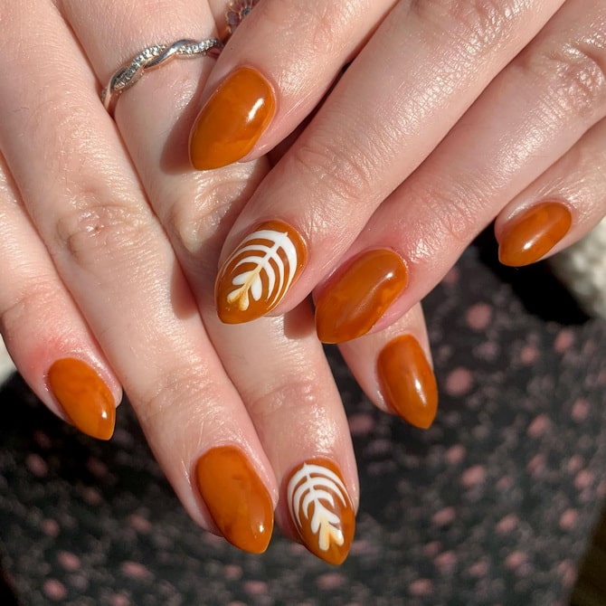 Latte nails 2023: fall manicure trend 11