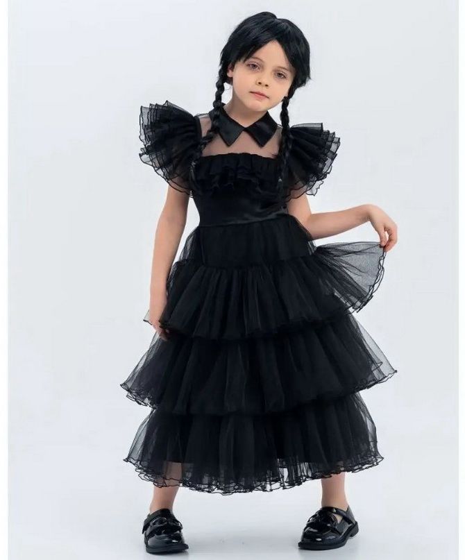 Wednesday Addams Halloween costume: photo examples of images 18