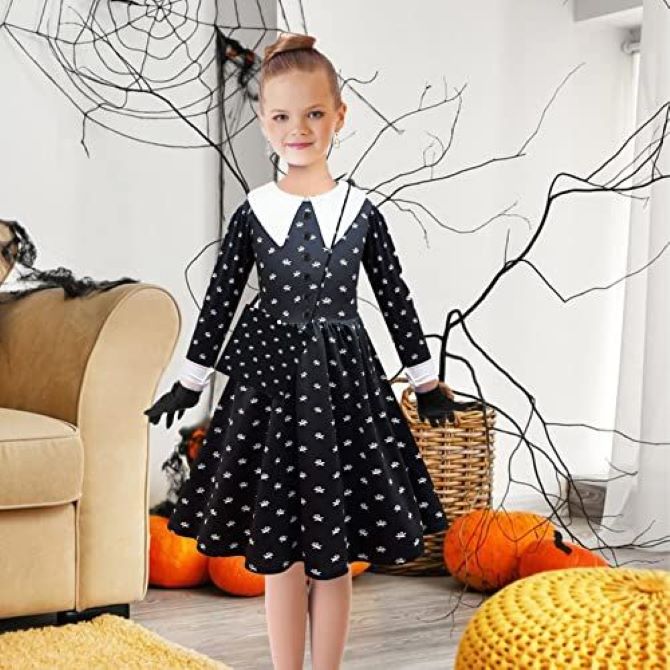 Wednesday Addams Halloween costume: photo examples of images 8