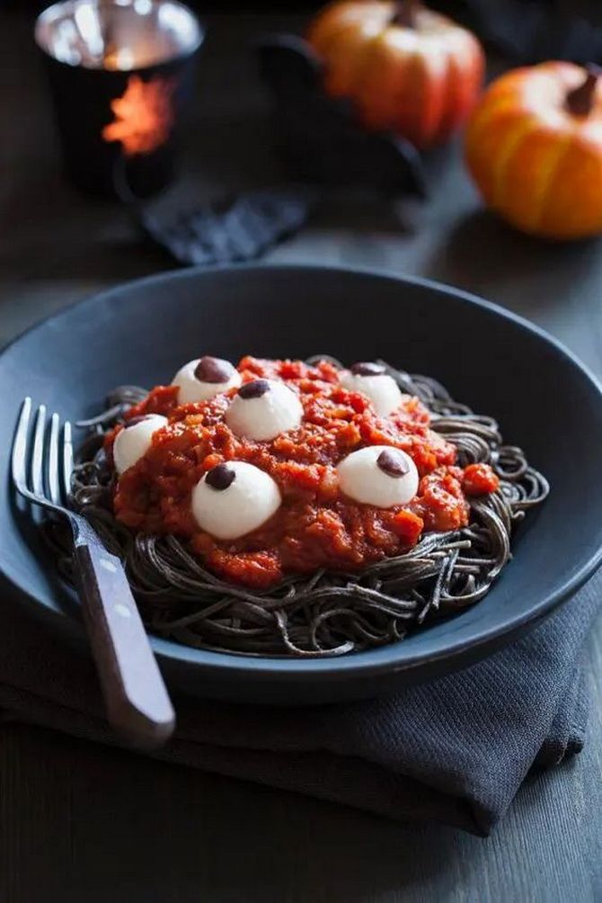 Spooky food decor: how to decorate ordinary dishes for Halloween (+ bonus video) 7