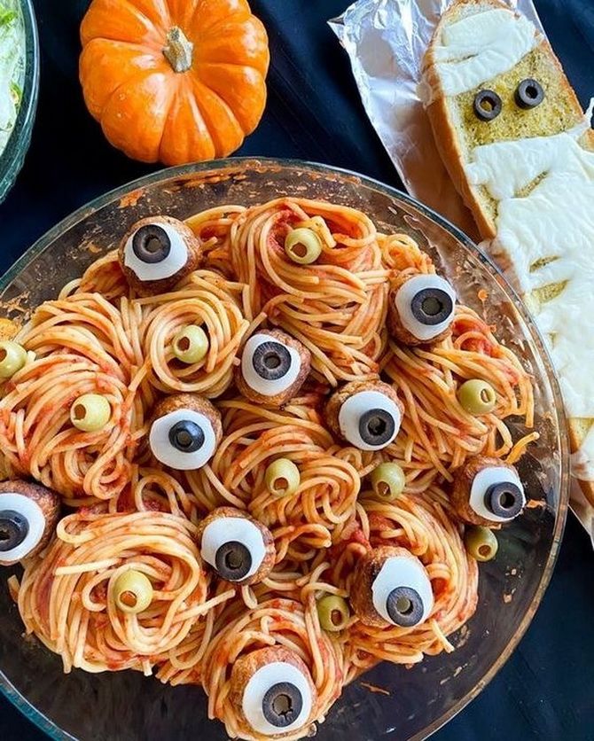 Spooky food decor: how to decorate ordinary dishes for Halloween (+ bonus video) 8