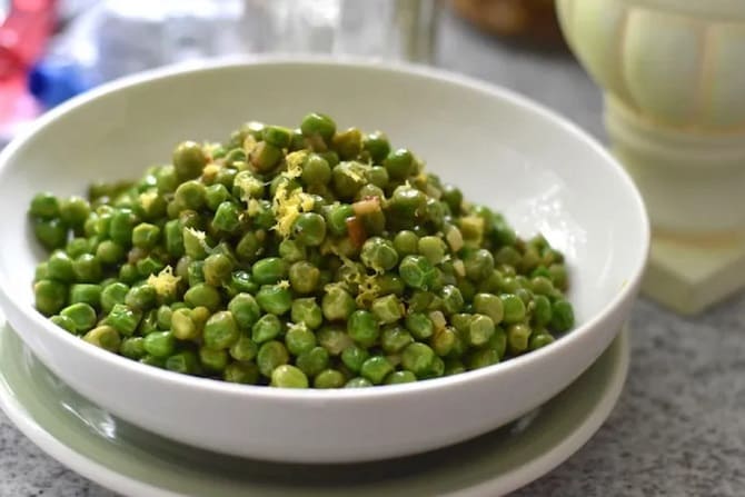 What to cook from green peas: simple recipes 1