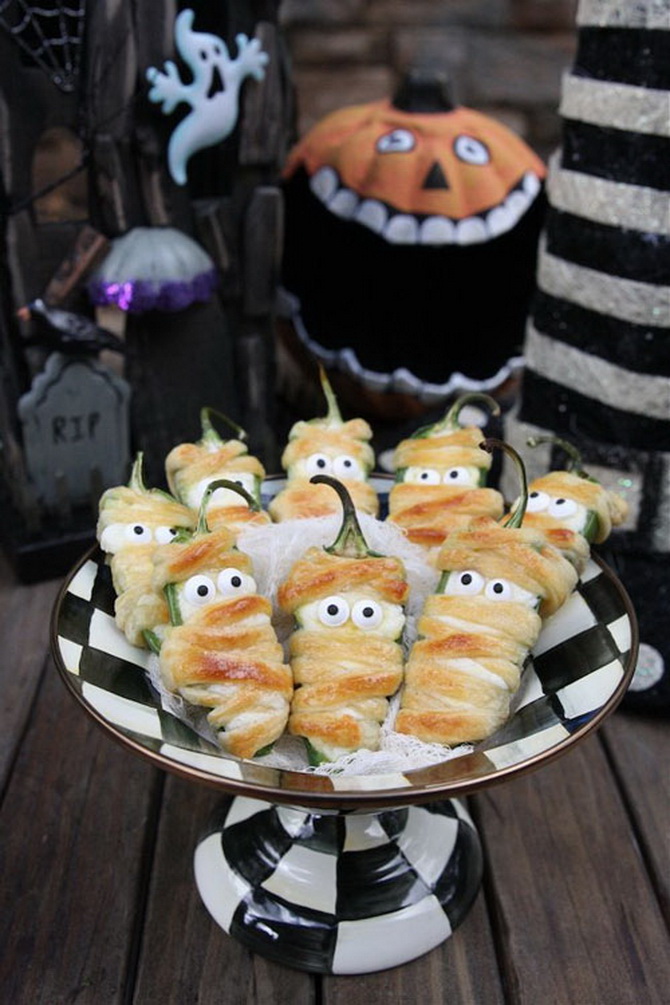 Spooky food decor: how to decorate ordinary dishes for Halloween (+ bonus video) 15