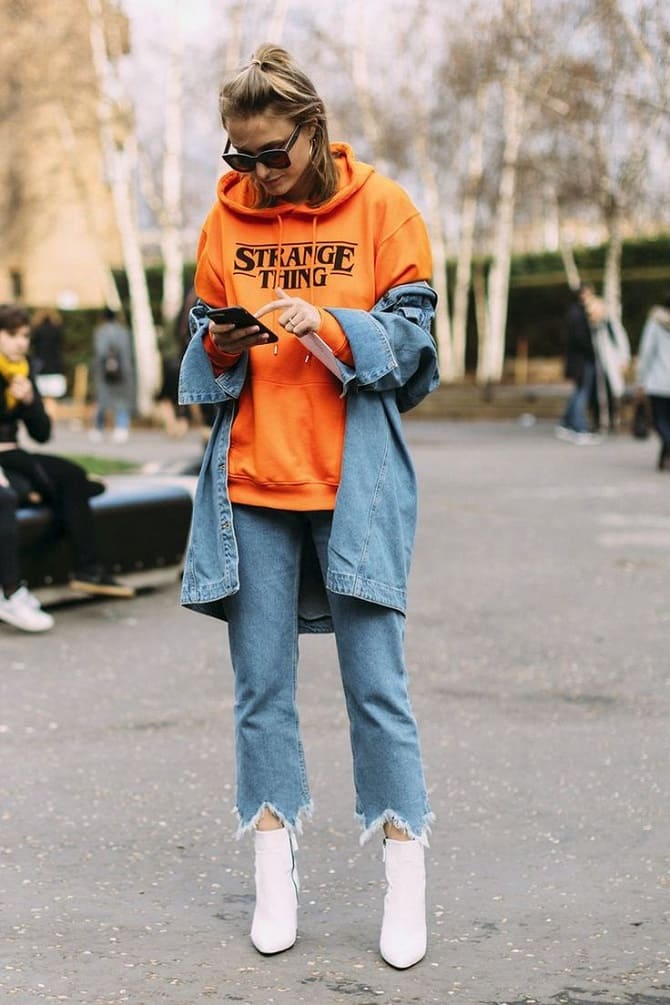 What to wear with a hoodie in fall 2023: fashion ideas for women 1