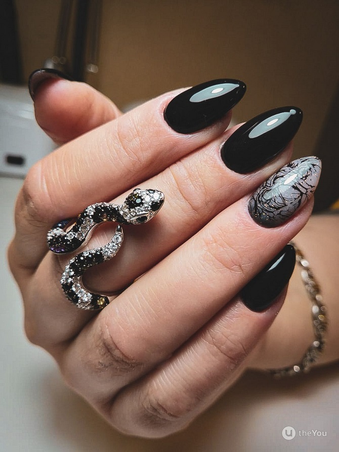Black manicure for Halloween: stylish ideas with photos 3