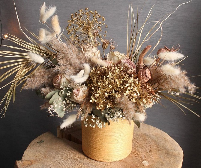 Beautiful crafts from dried flowers: ideas with photos 5