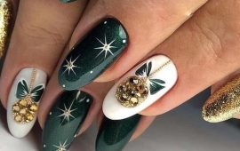 Green manicure for New Year 2024: beautiful ideas for the holiday