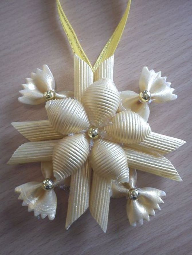 Snowflakes made from pasta – an original decoration for the New Year tree (+bonus video) 14