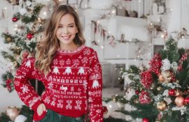 Wie man einen Weihnachtspullover trägt, um in Winteroutfits stilvoll auszusehen
