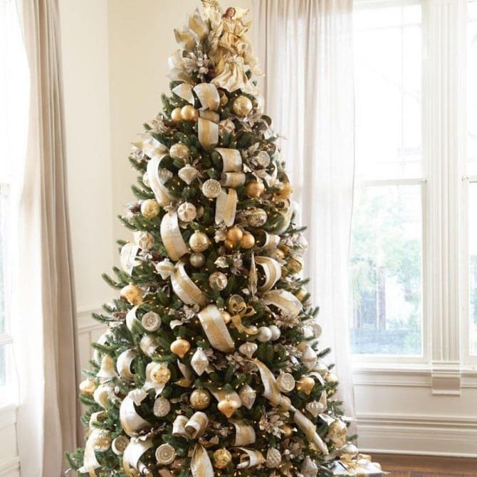Christmas tree colors for New Year 2024: how to decorate the main symbol of the holiday 20