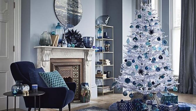 Christmas tree colors for New Year 2024: how to decorate the main symbol of the holiday 22