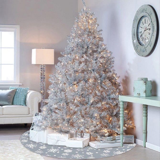 Christmas tree colors for New Year 2024: how to decorate the main symbol of the holiday 25