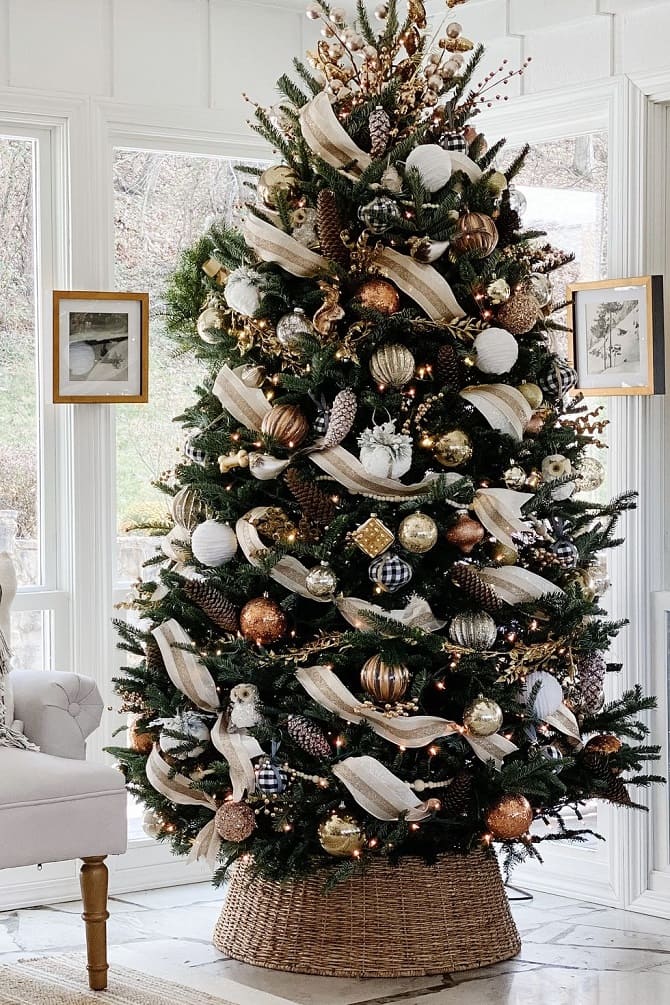 So schmücken Sie die Unterseite eines Weihnachtsbaums: Ideen mit Fotos 11