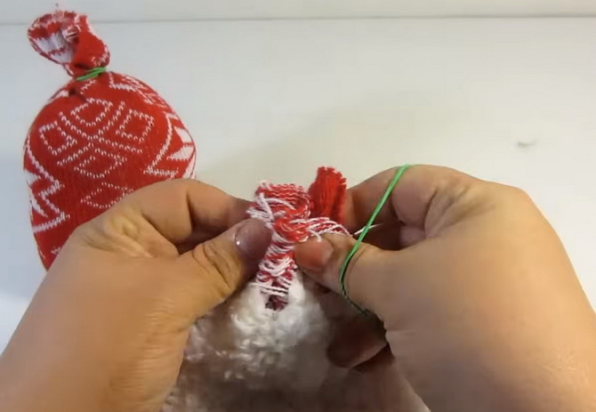 New Year’s comfort: how to make a Scandinavian gnome with your own hands (+ bonus video) 6