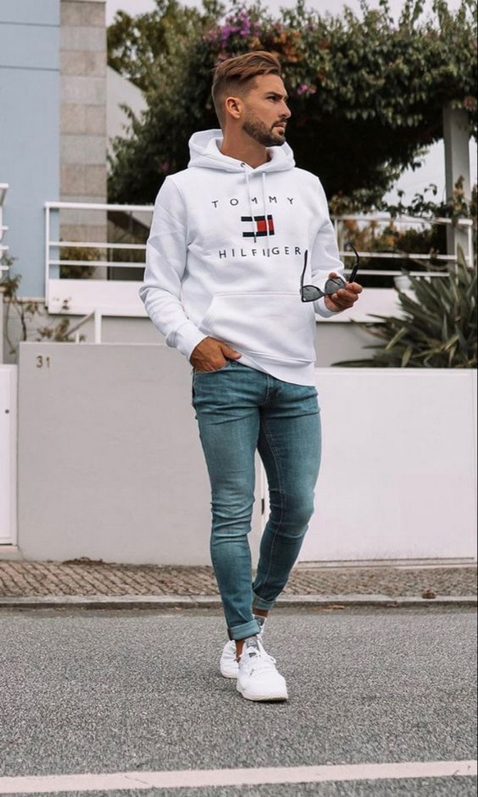 What to wear with a hoodie for a man: stylish ideas 5