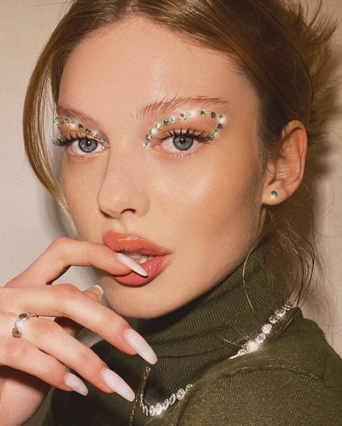 Makeup for New Year 2024: main trends 14