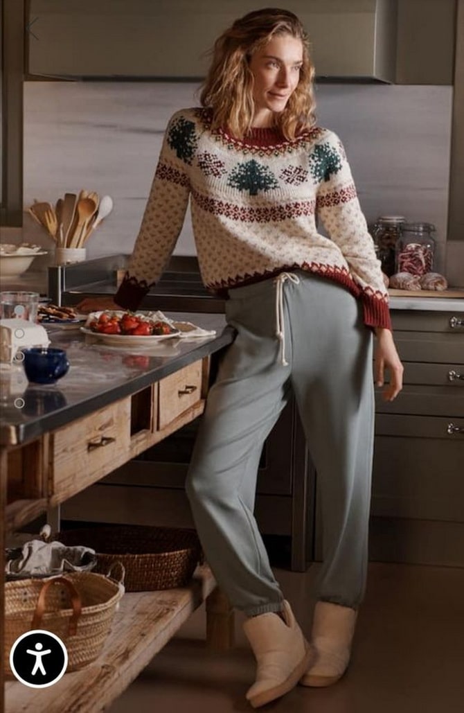 How to Wear a Christmas Sweater to Look Stylish in Winter Outfits 16