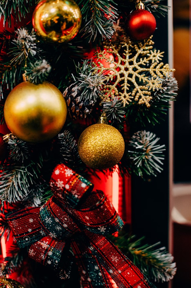 Новогодние игрушки: секреты украшения елки и создания праздничной атмосферы 2