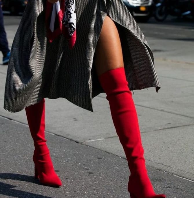 Red shoes: a fashion hit of the new season 1
