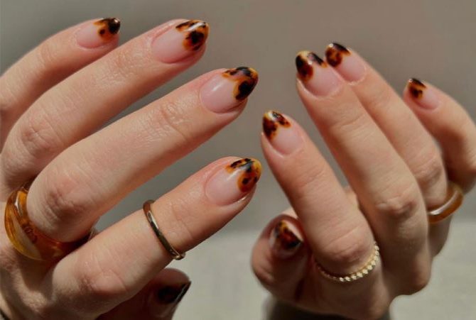 Tortoiseshell manicure: stylish ideas with a fashionable print 19