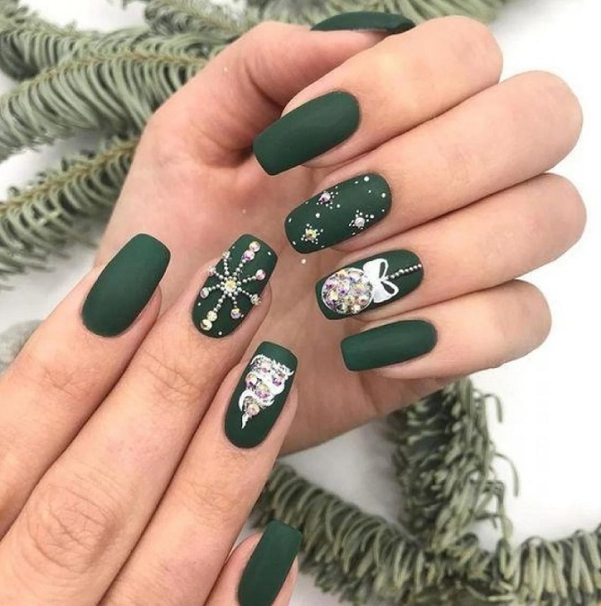 Green manicure for New Year 2024: beautiful ideas for the holiday 2
