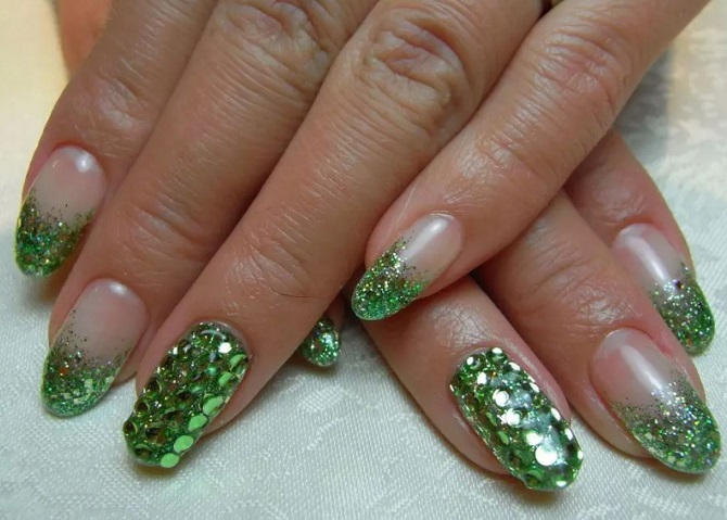 Green manicure for New Year 2024: beautiful ideas for the holiday 15