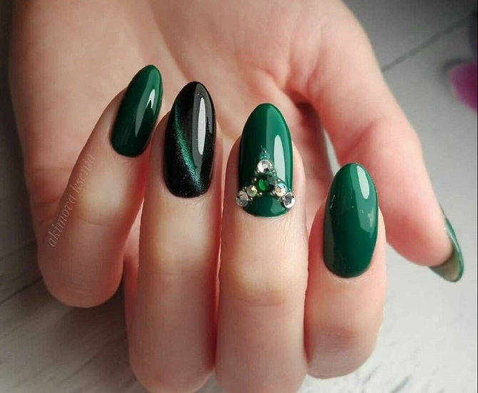 Green manicure for New Year 2024: beautiful ideas for the holiday 3