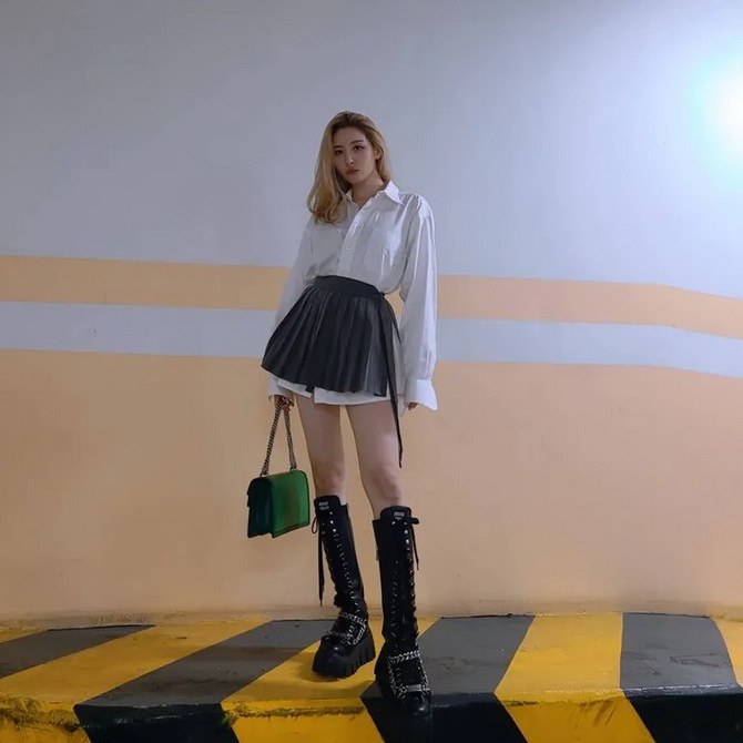 Korean Fashion: Dress Like a K-pop Idol 24