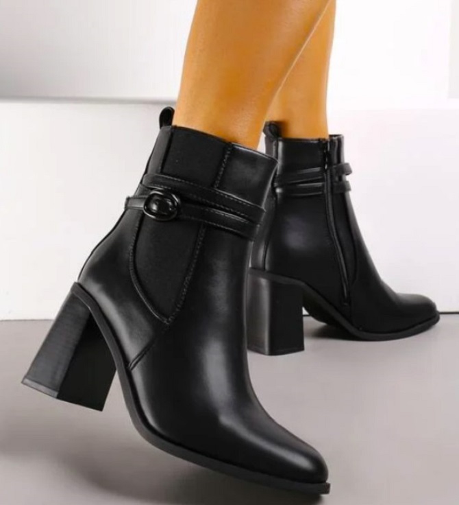 Patent leather boots: fashionable footwear for 2024 14
