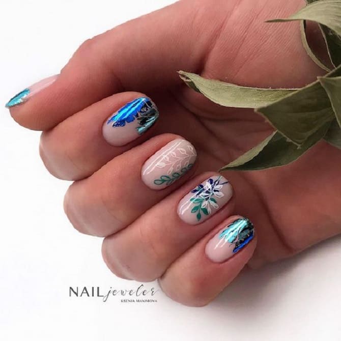 Manicure with foil 2024: new ideas with photos 8