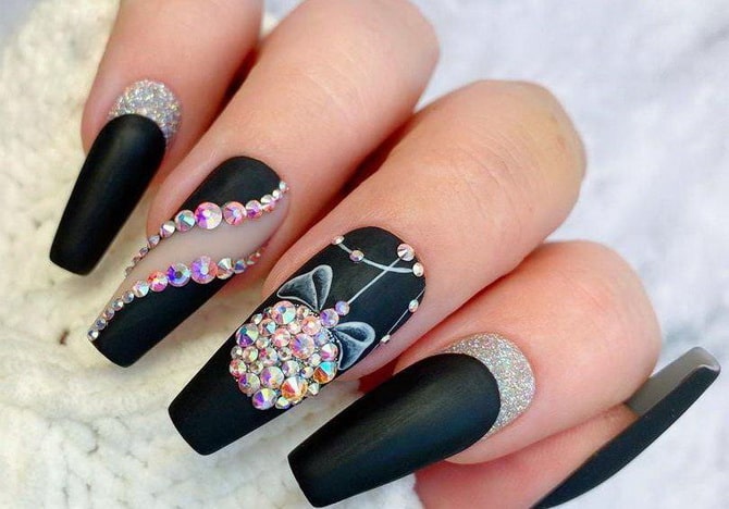 New Year’s manicure 2024 in black: stylish options for the holidays 30